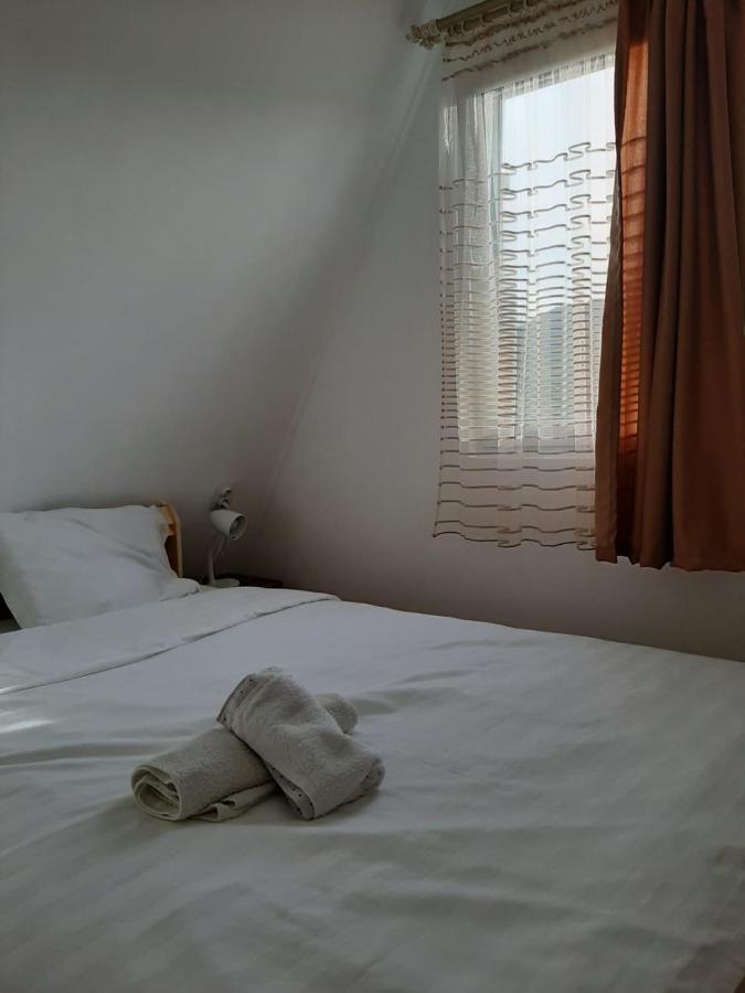 Cabana Din Livada Pucioasa ภายนอก รูปภาพ
