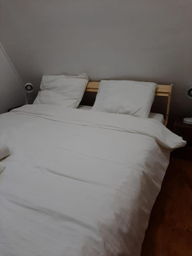 Cabana Din Livada Pucioasa ภายนอก รูปภาพ