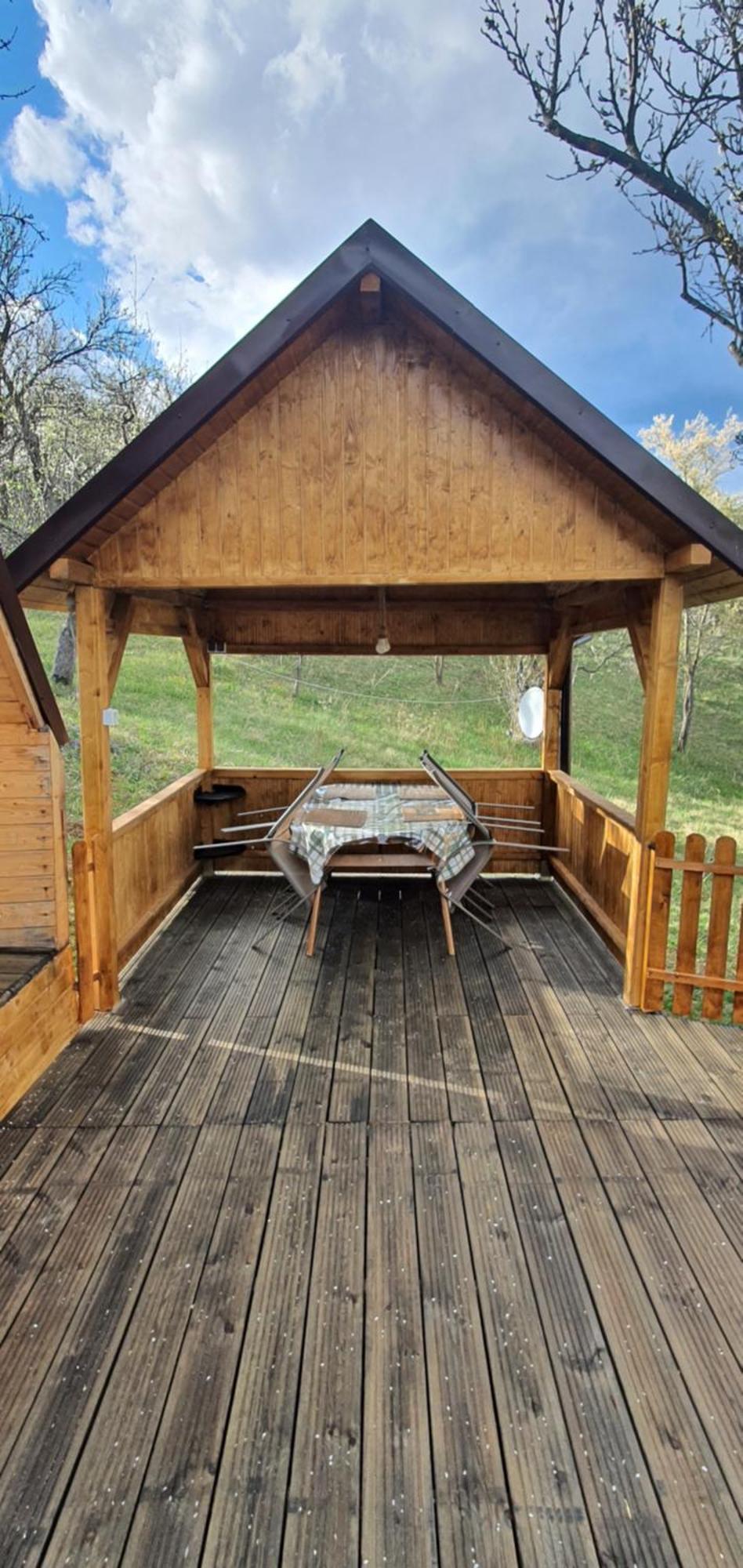 Cabana Din Livada Pucioasa ภายนอก รูปภาพ